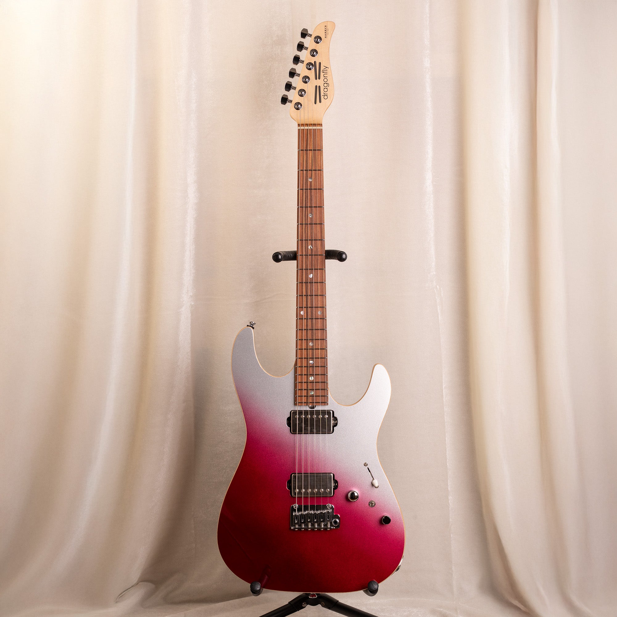 dragonfly | HI STA 22 RED BURST SILVER on ASH
