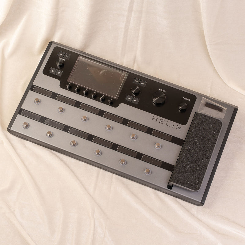 LINE6 | Helix Floor Space Gray – Zanshin Musical Instruments