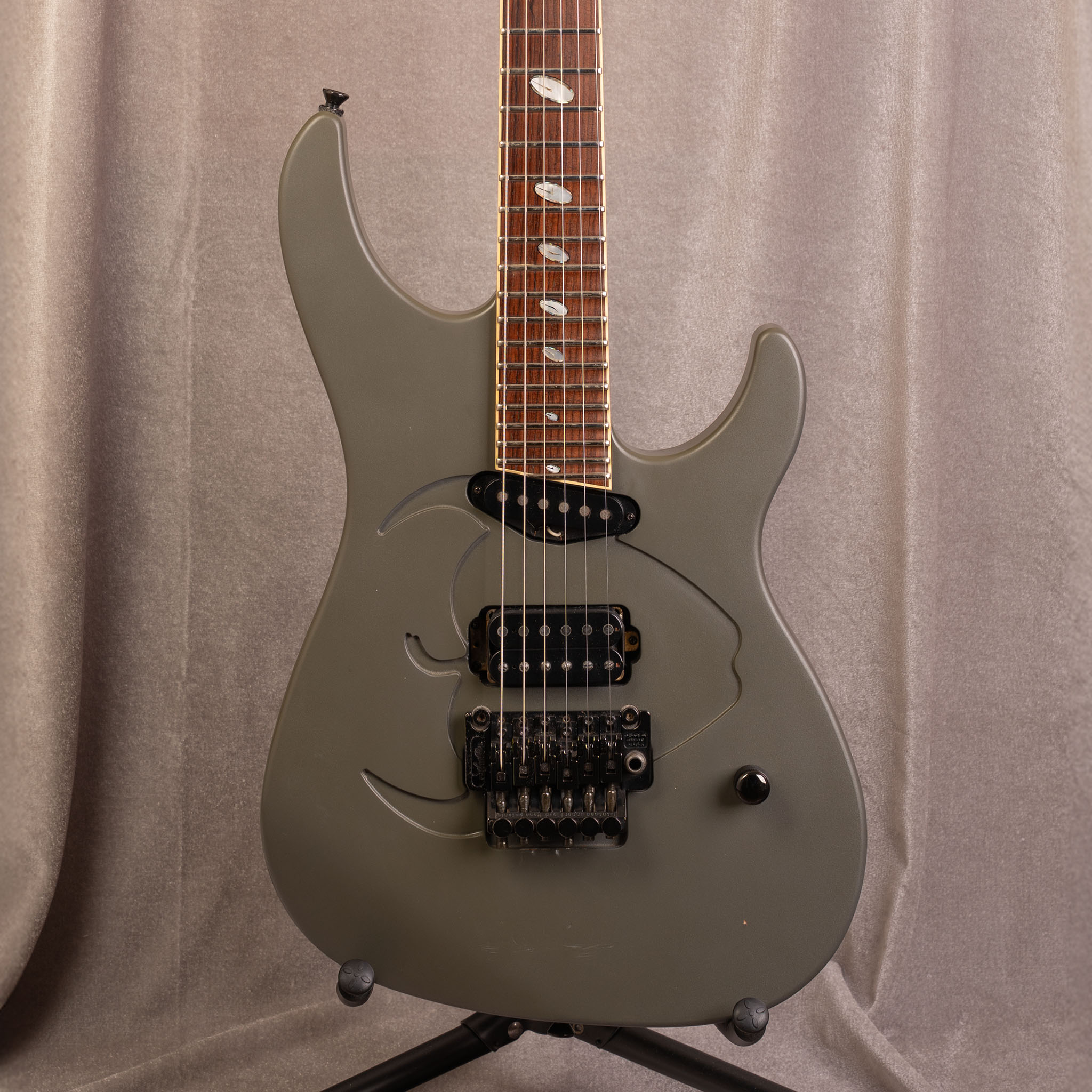 Caparison | Apple Horn Sand Stone