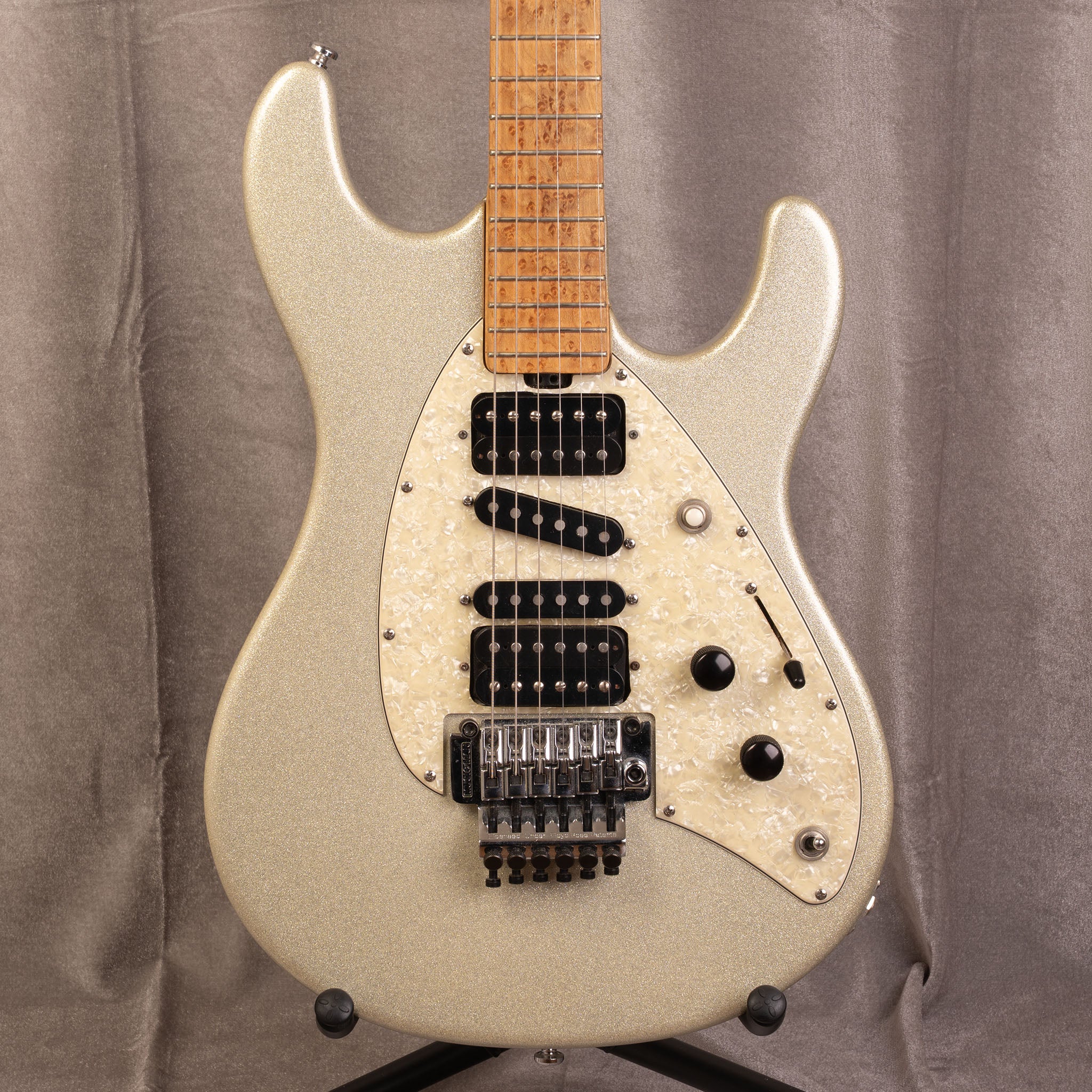 MUSICMAN | Steve Morse Tremolo Pearl White