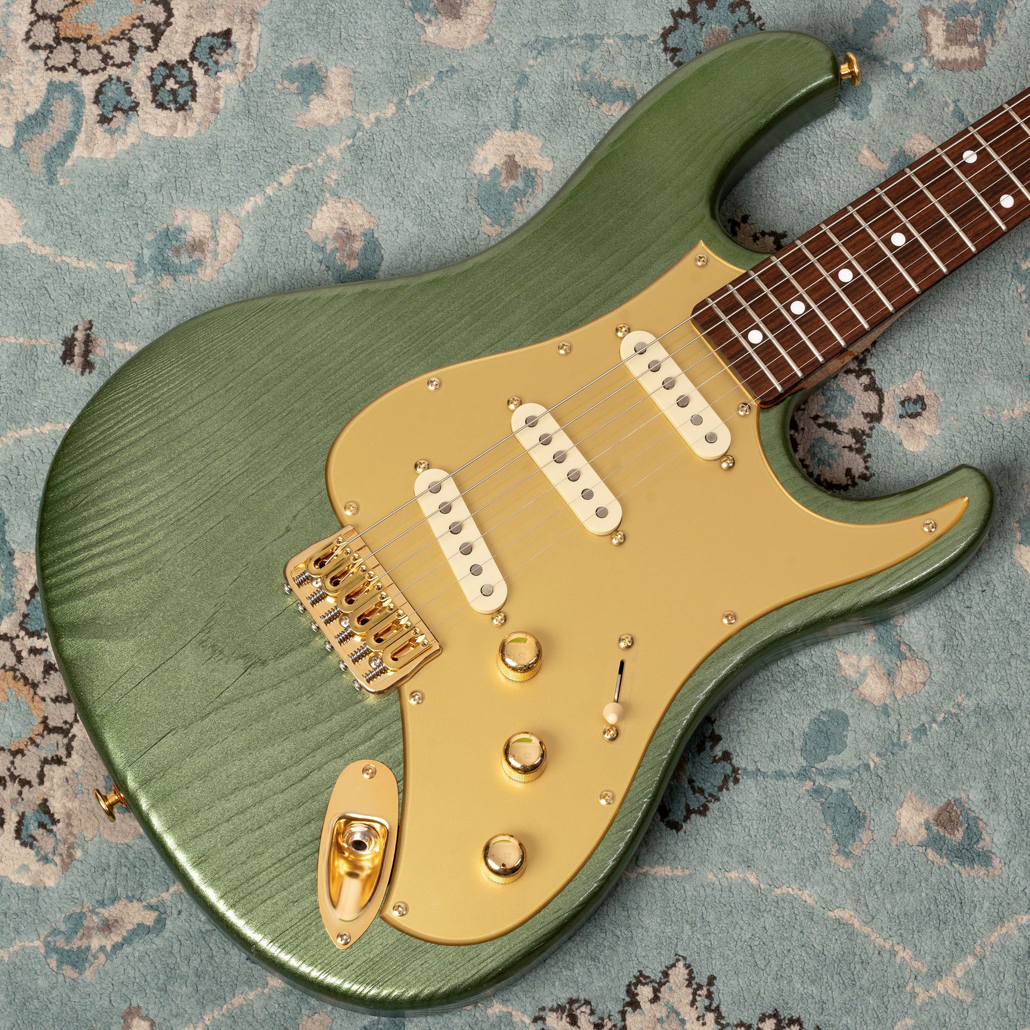 Yellow Gem Guitars | sundrop roughness grain green metallic