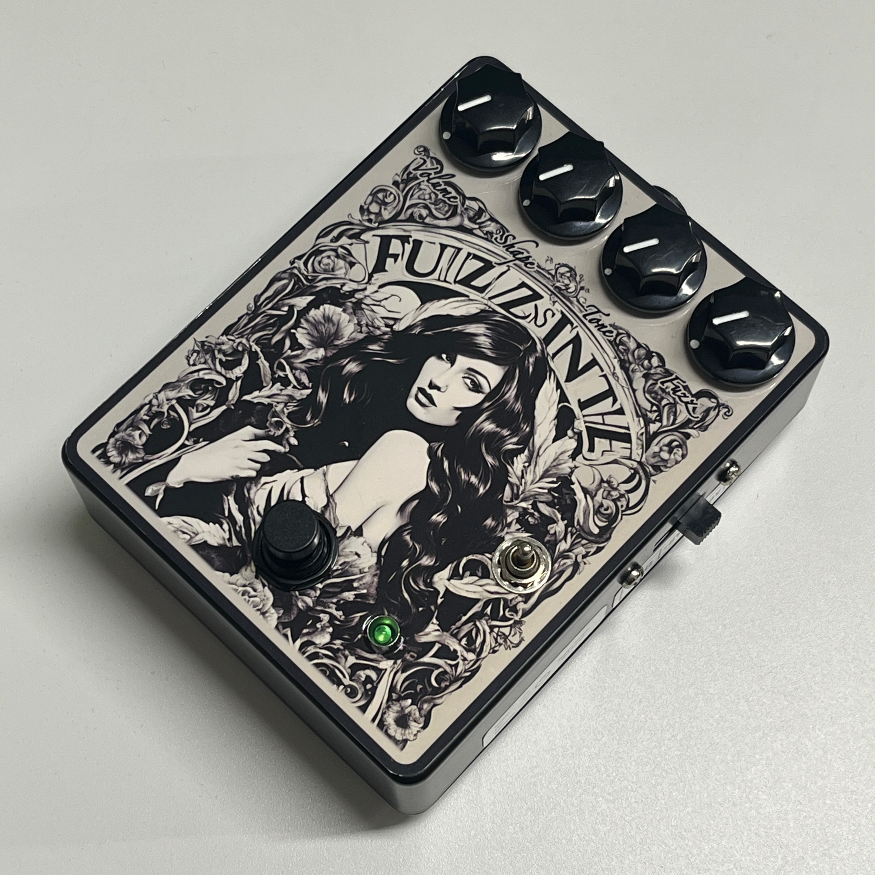 Analog White Zerö | FUZZSINTHE VERVE
